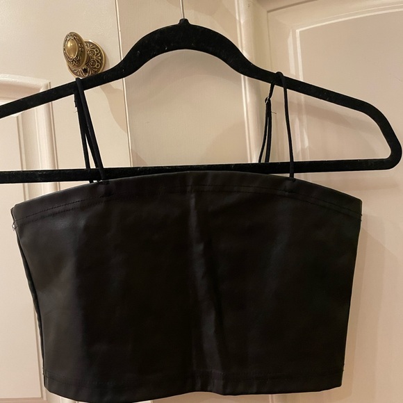 Leather crop top - Picture 2 of 2